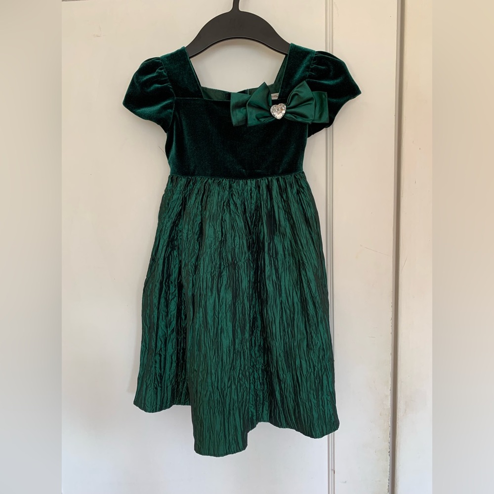 Green velvet dress kid size 4